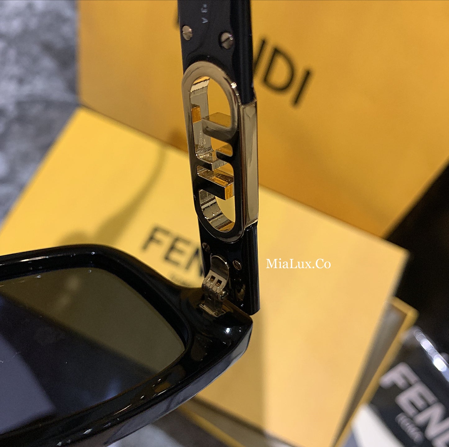 FENDI✨ O'LOCK BLACK ACETATE SUNGLASSES 方框太陽眼鏡 * £330