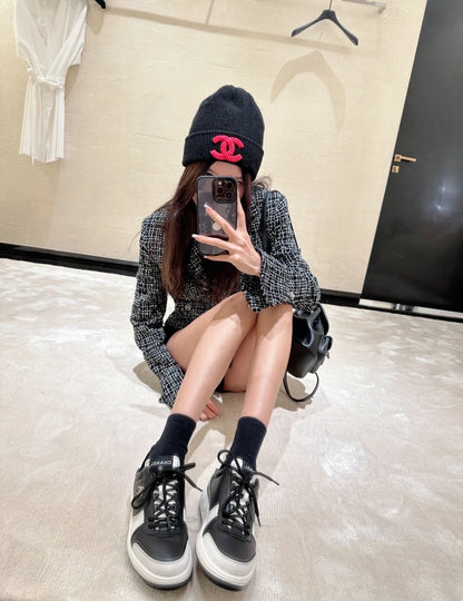 CHANEL✨ Chanel Beanies 黑紅麻花毛帽