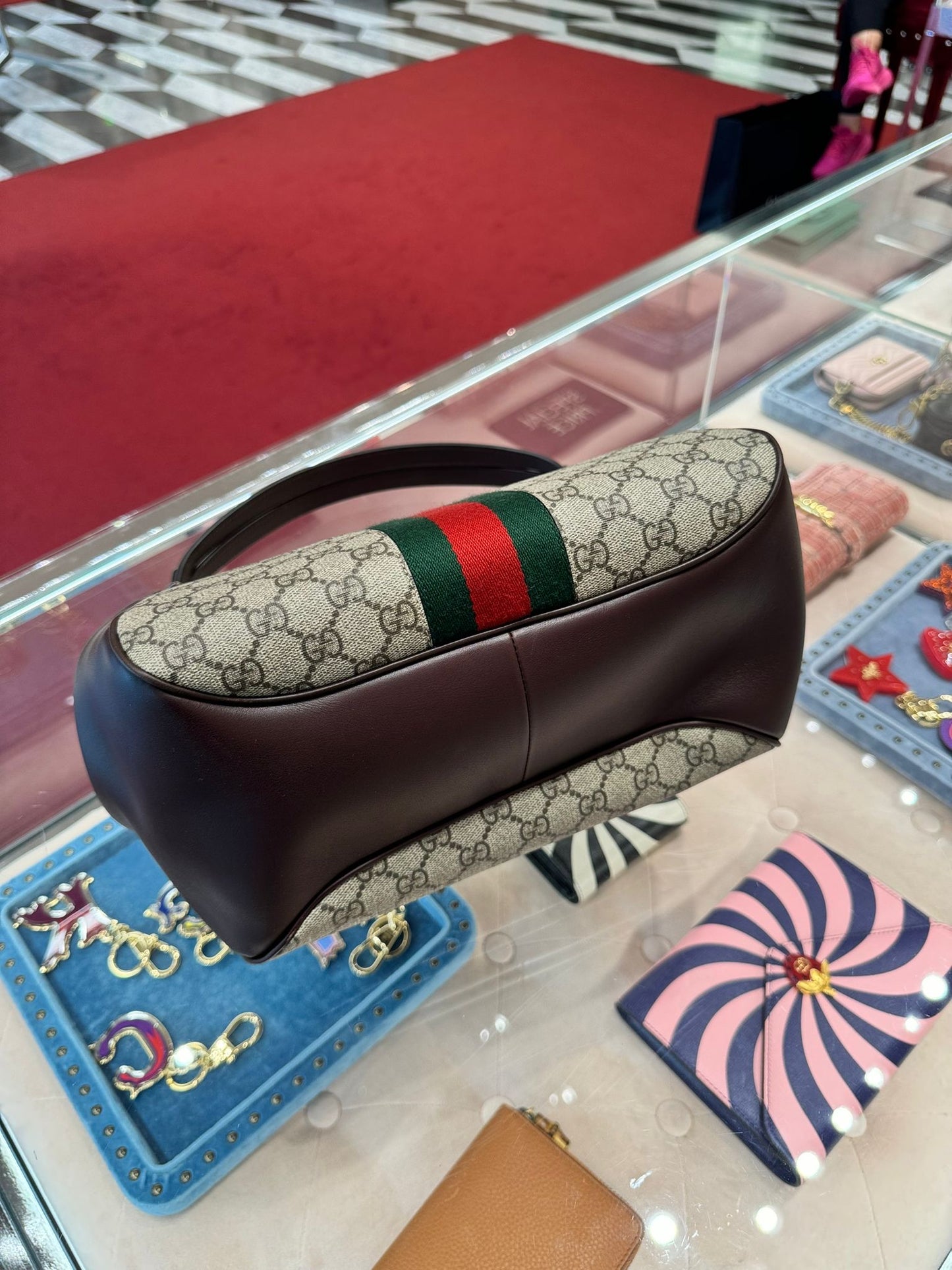 @Gucci Ophidia 口金大容量肩背鏈包/3340P1170 🔔限時折🉐53450