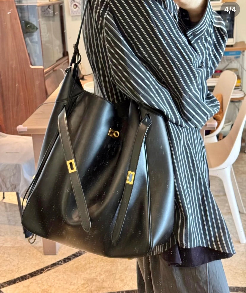Balenciaga巴黎世家 Bel Air Hobo S/L 肩背包/E2700E3300🇪🇺