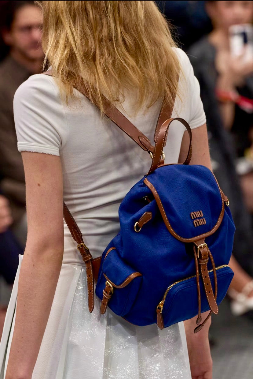 MiuMiu Canvas Backpack 帆布後背包/E1900 🉐69400🇪🇺