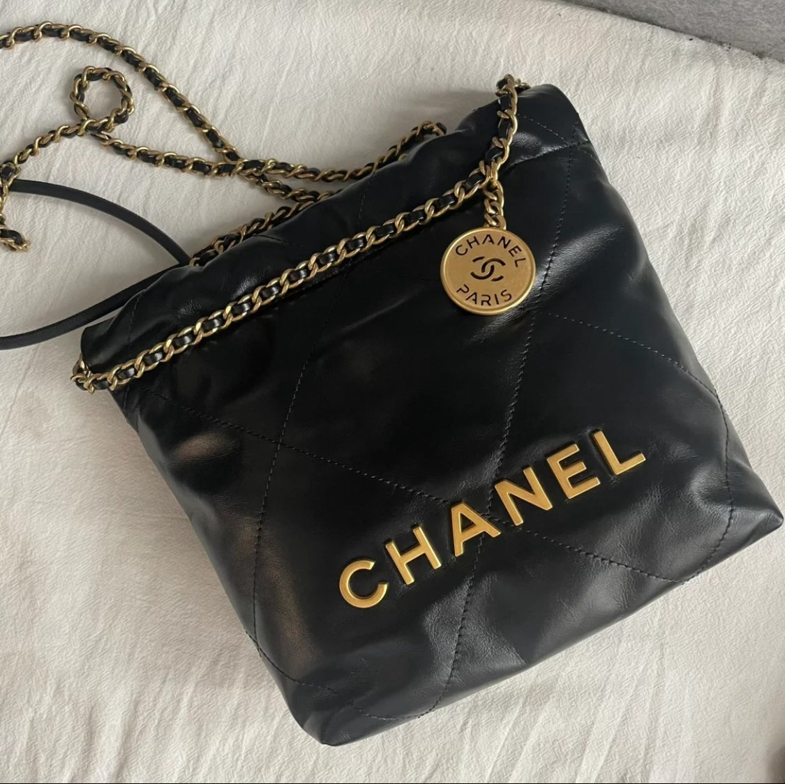 CHANEL 22 MINI 迷你垃圾包/4350 🉐169800