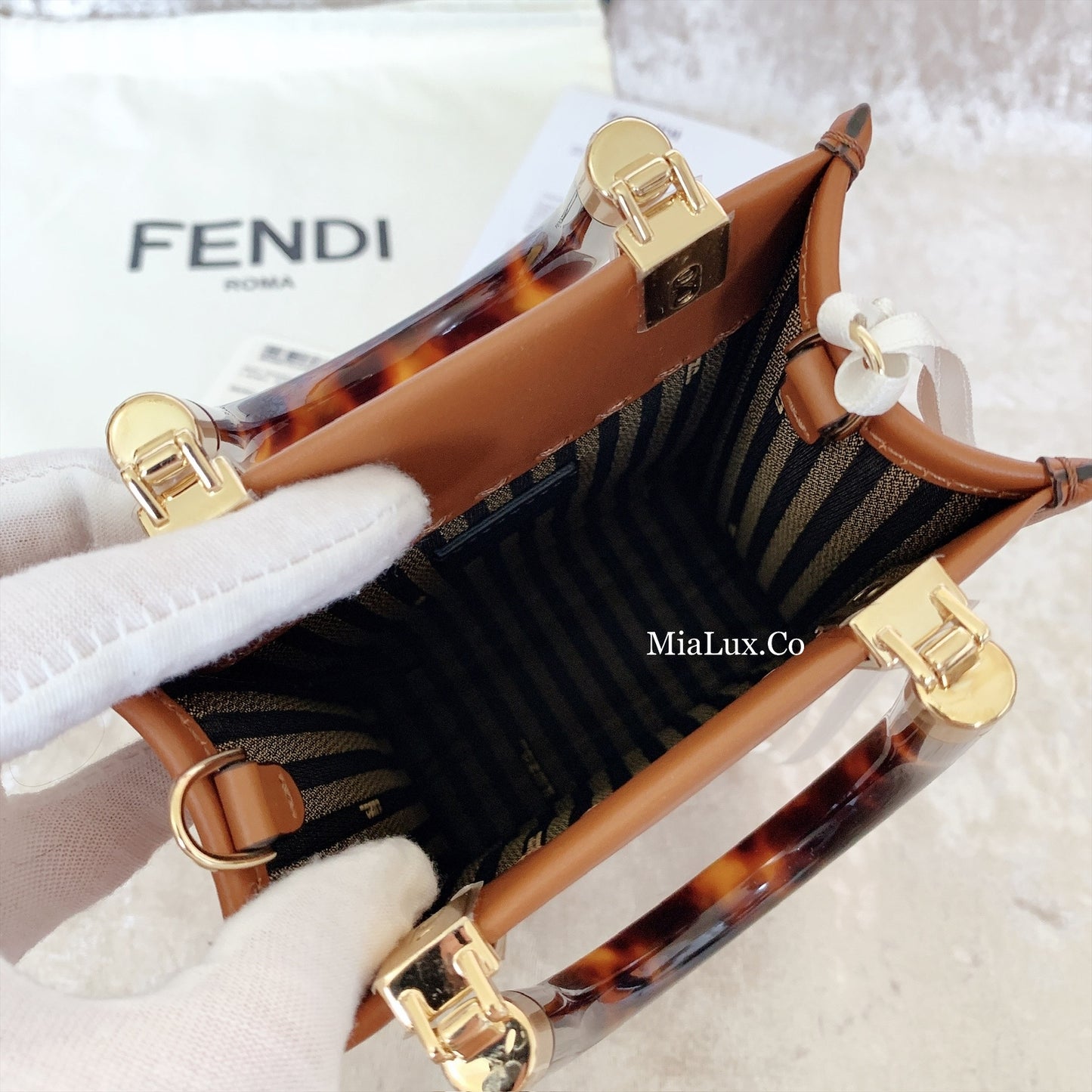 Fendi▪️Sunshine Shopper Mini 購物托特包/1290E1350 🉐39800🇪🇺🏷