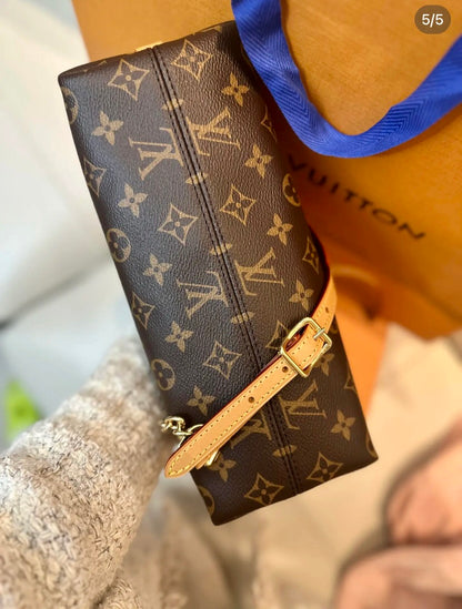 LV CarryAll BB 爆款迷你鍊條包/2110✨🉐87510