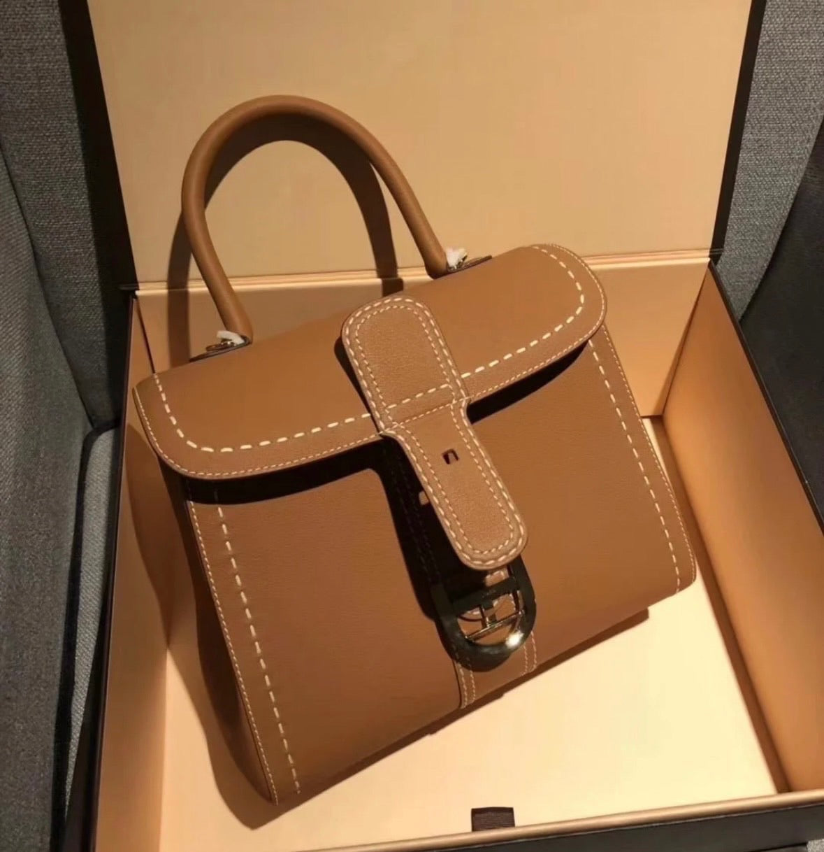 Delvaux Brillant Mini Surpique 迷你款縫線手提包/5650E6100 🉐214500🇪🇺