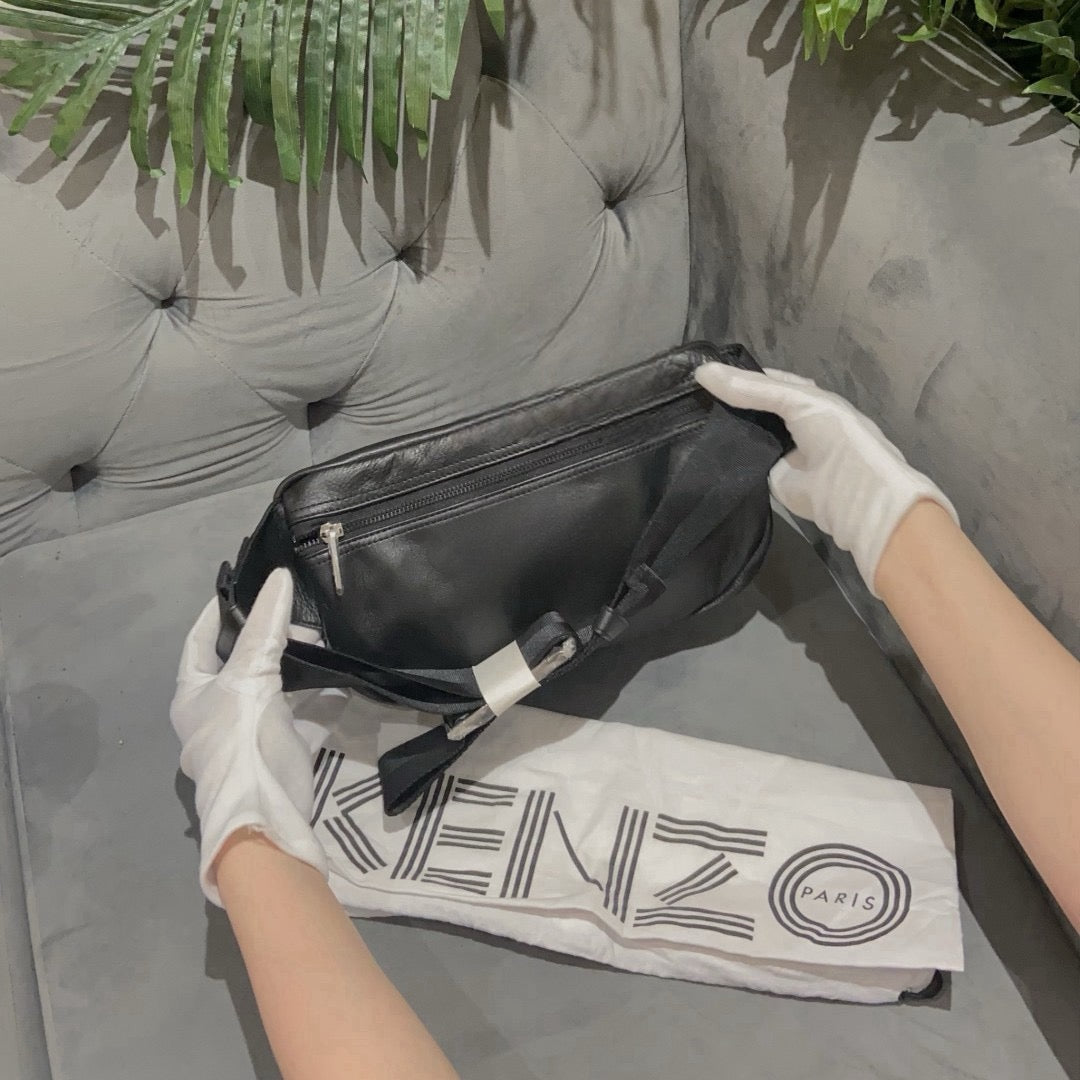 *現貨*Kenzo▪️Bumbag 牛皮虎頭胸包-黑/305🉐13800