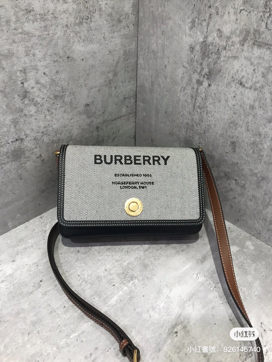 @Burberry Note 郵差包-灰/820P553 🔥折上七折🉐18420