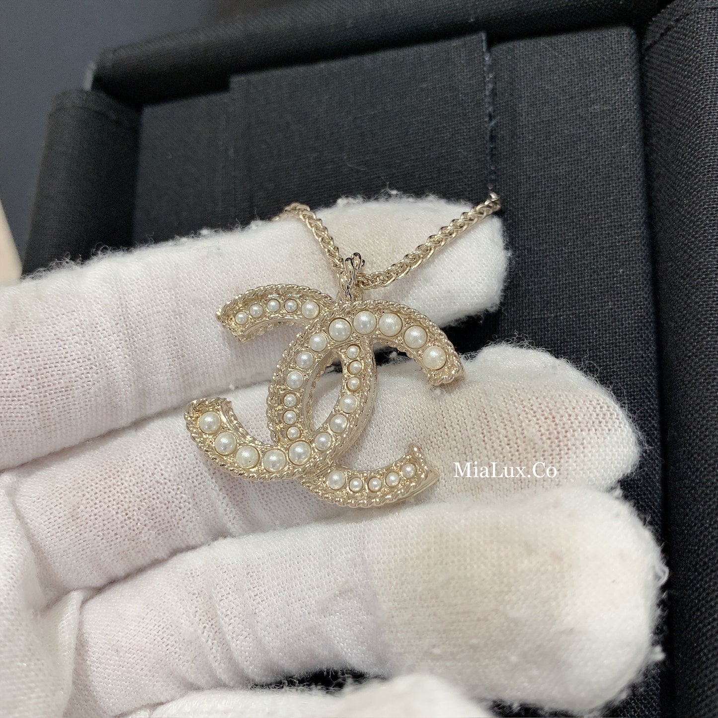 CHANEL▪️CC PEARL NECKLACE 雙C珍珠排鑽金項鍊 -