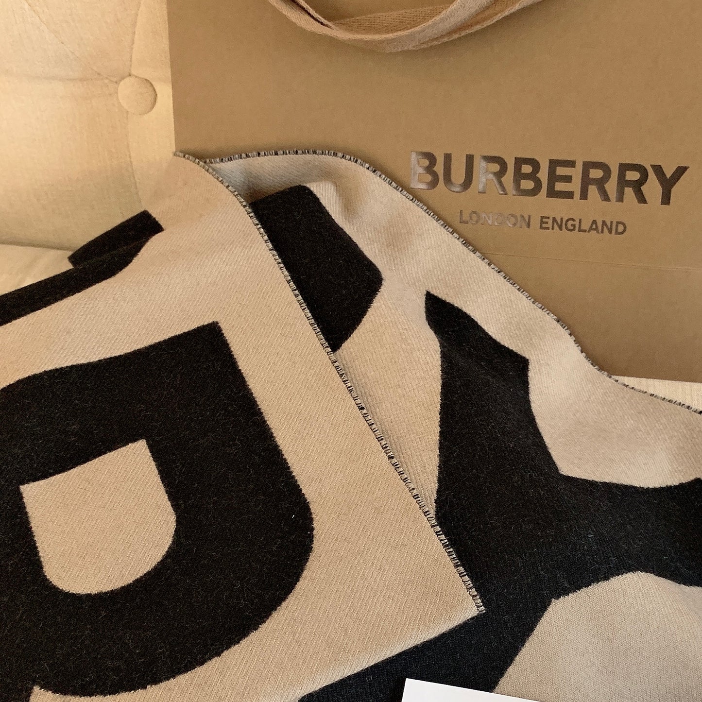 @Burberry Jacquard 羊毛字母圍巾/P290 🔥下殺🉐14050