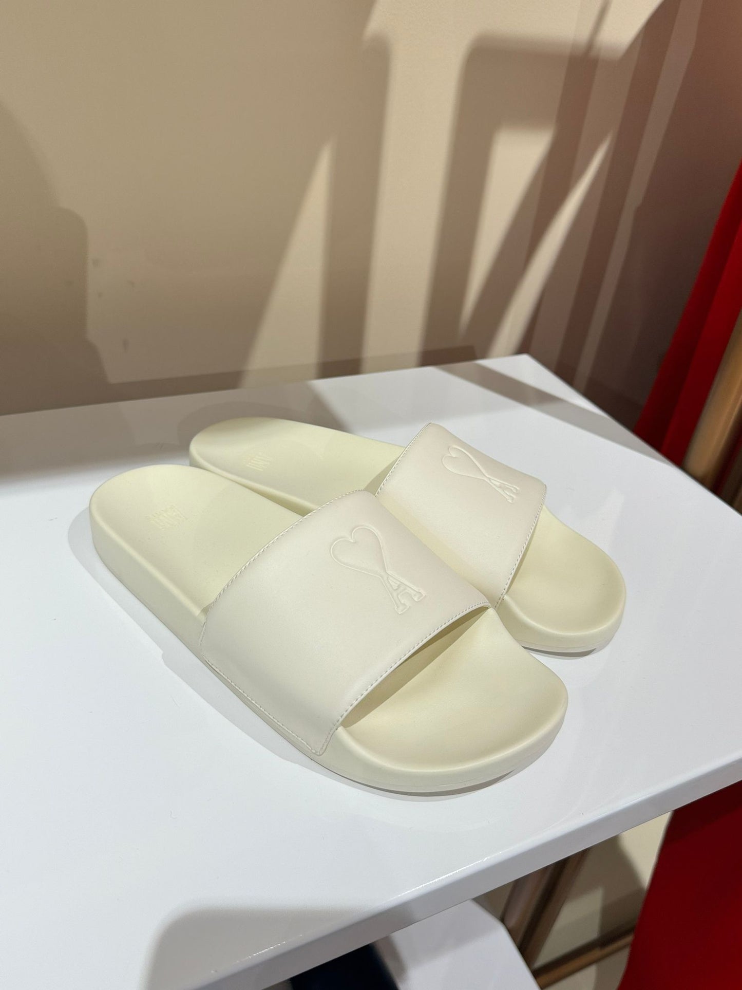 @Ami Slippers Logo拖鞋/145P87 🔔限時折🉐4720