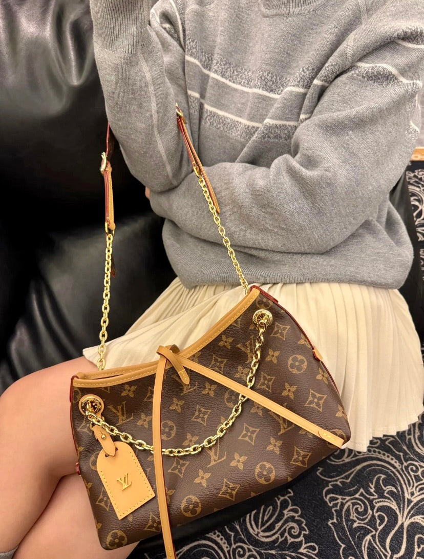 LV CarryAll BB 爆款迷你鍊條包/2110✨🉐87510