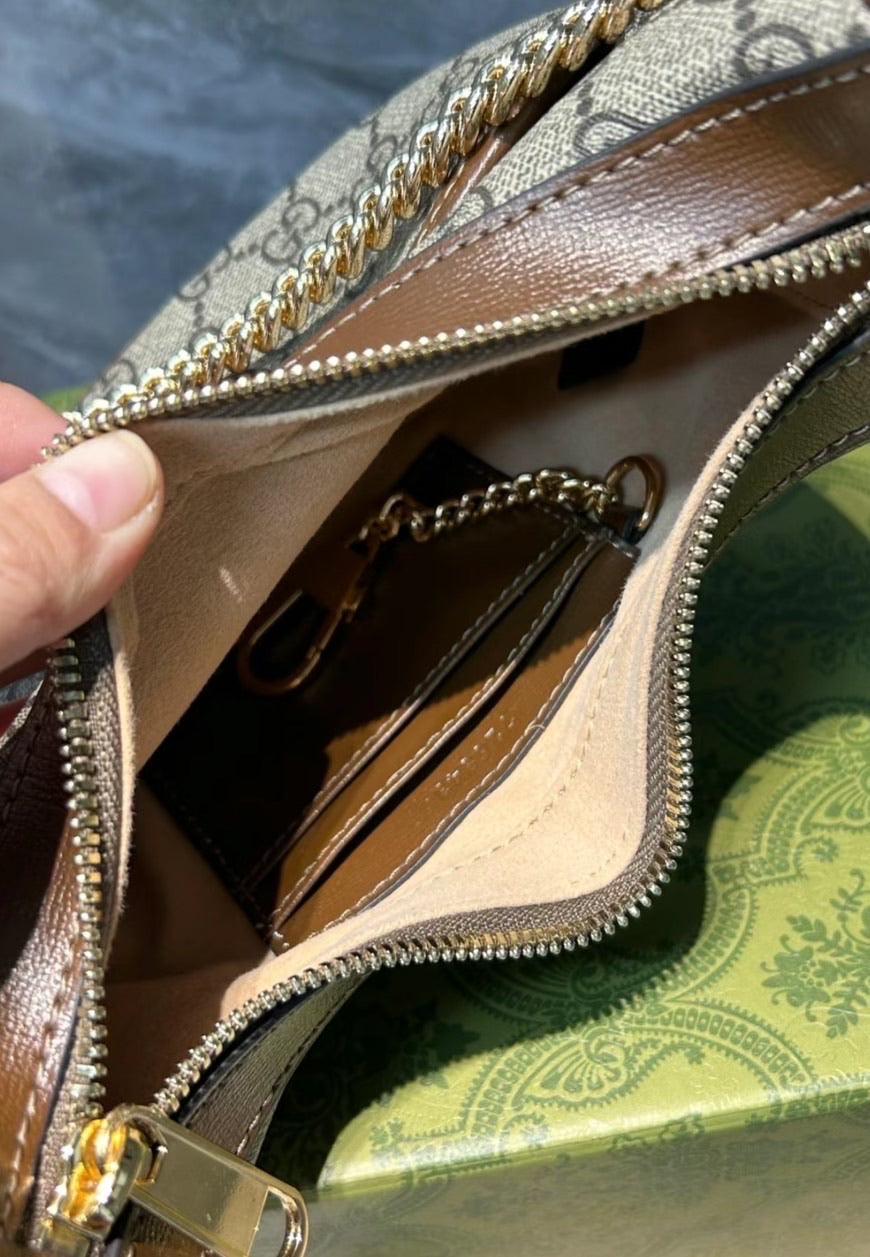 Gucci Half-Moon-Shaped Mini 老花半月腋下包/975 🉐40000
