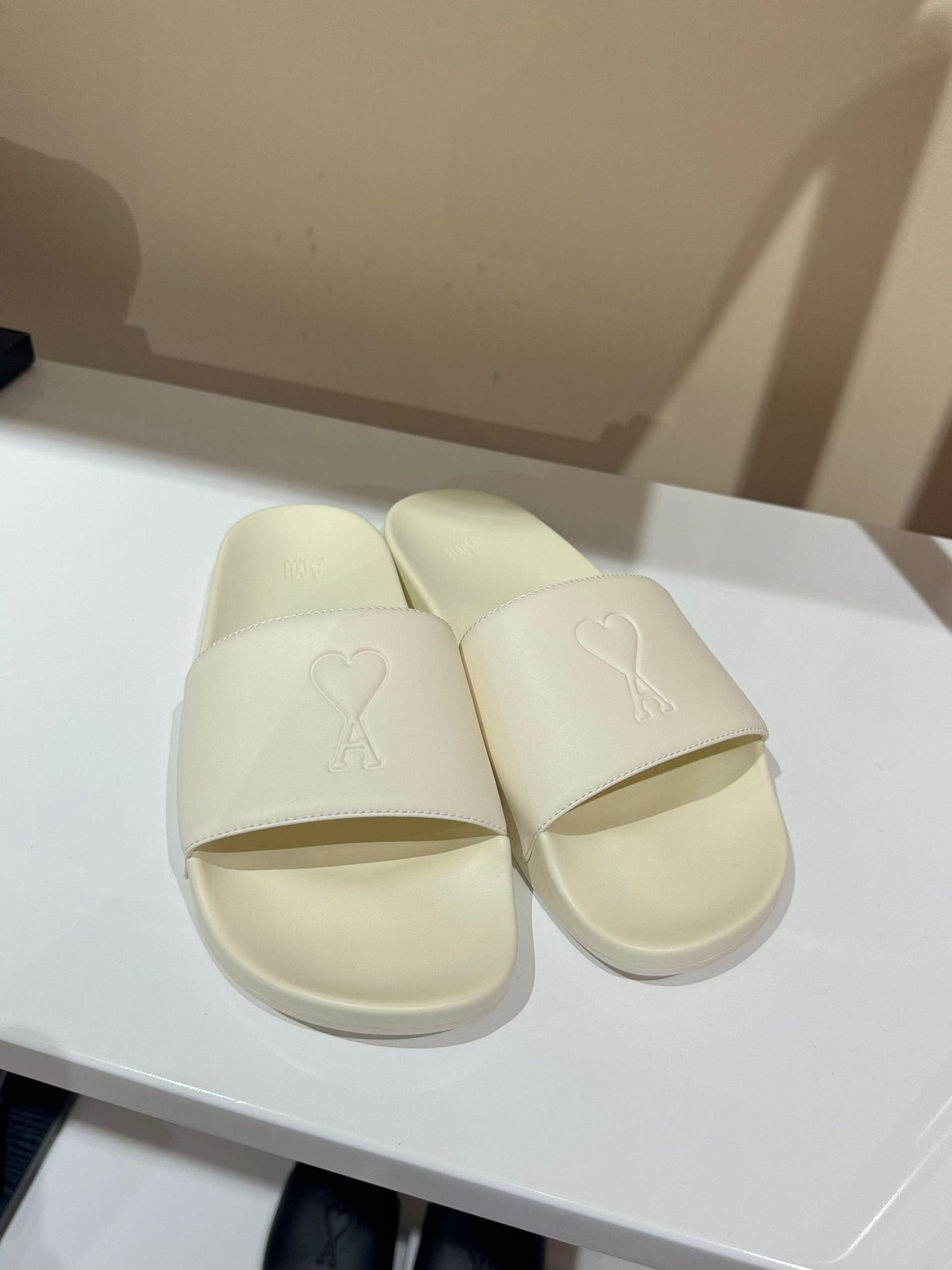 @Ami Slippers Logo拖鞋/145P87 🔔限時折🉐4720