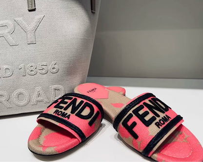 @Fendi Slippers 刺繡花卉帆布拖鞋 P365 🔔限時折🉐17430