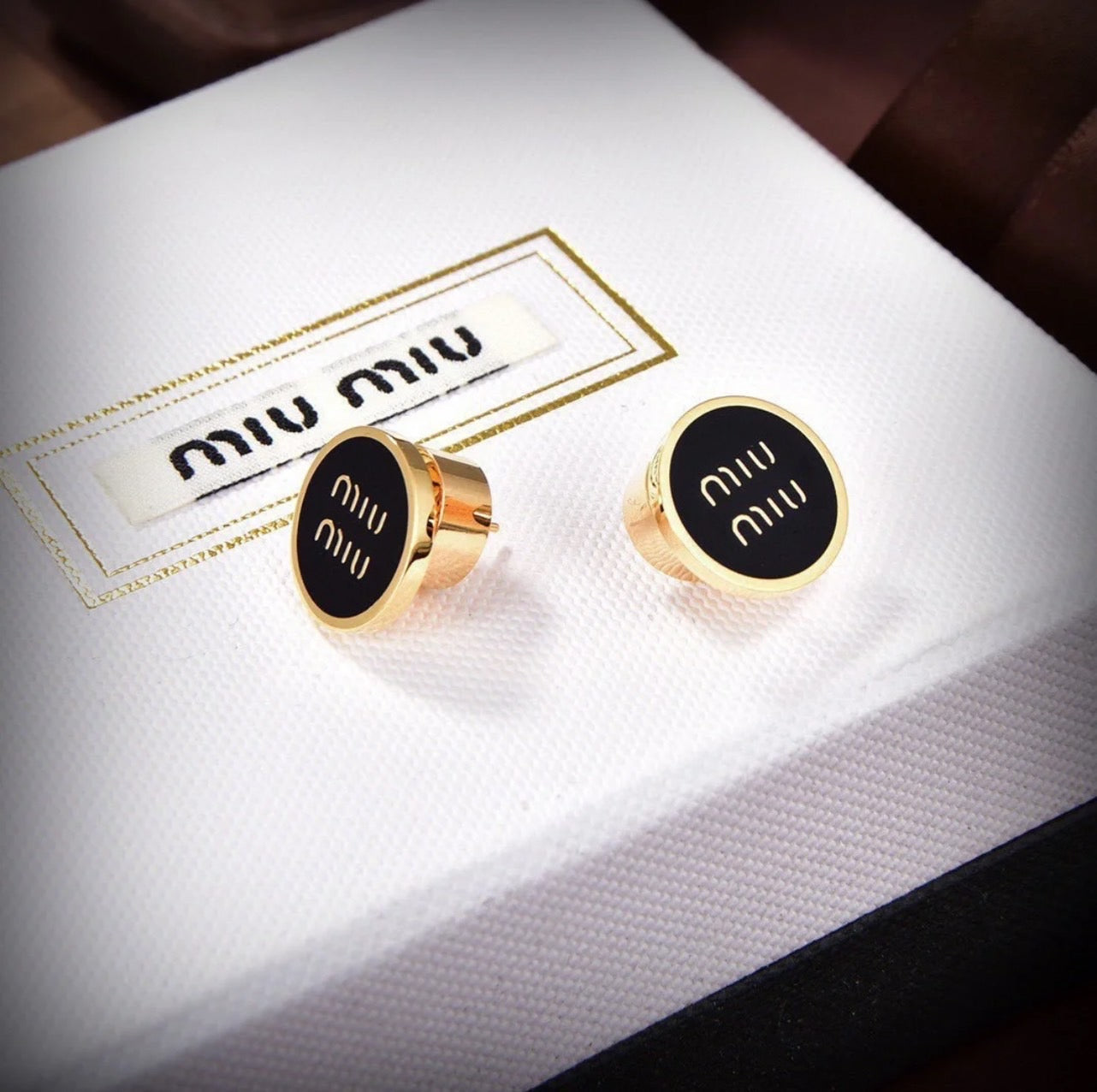 MiuMiu Enameled Metal Earrings 珐瑯圓形耳環/240E260 🉐9600🏷️