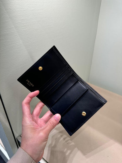 @Prada Wallet 對開短夾/590P300 🔔限時折🉐14300