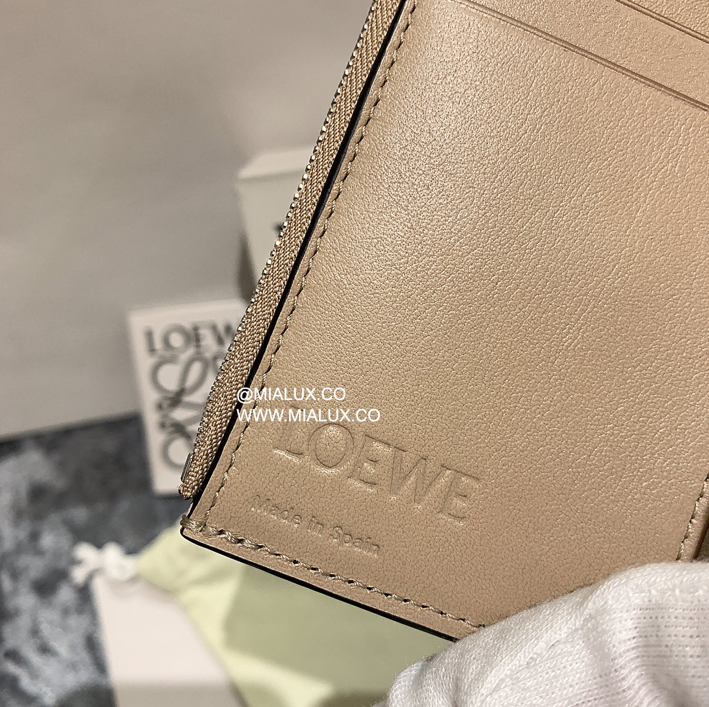 Loewe▪️Anagram Vertical S 直式三折短夾/495H446 💚折扣🉐18710