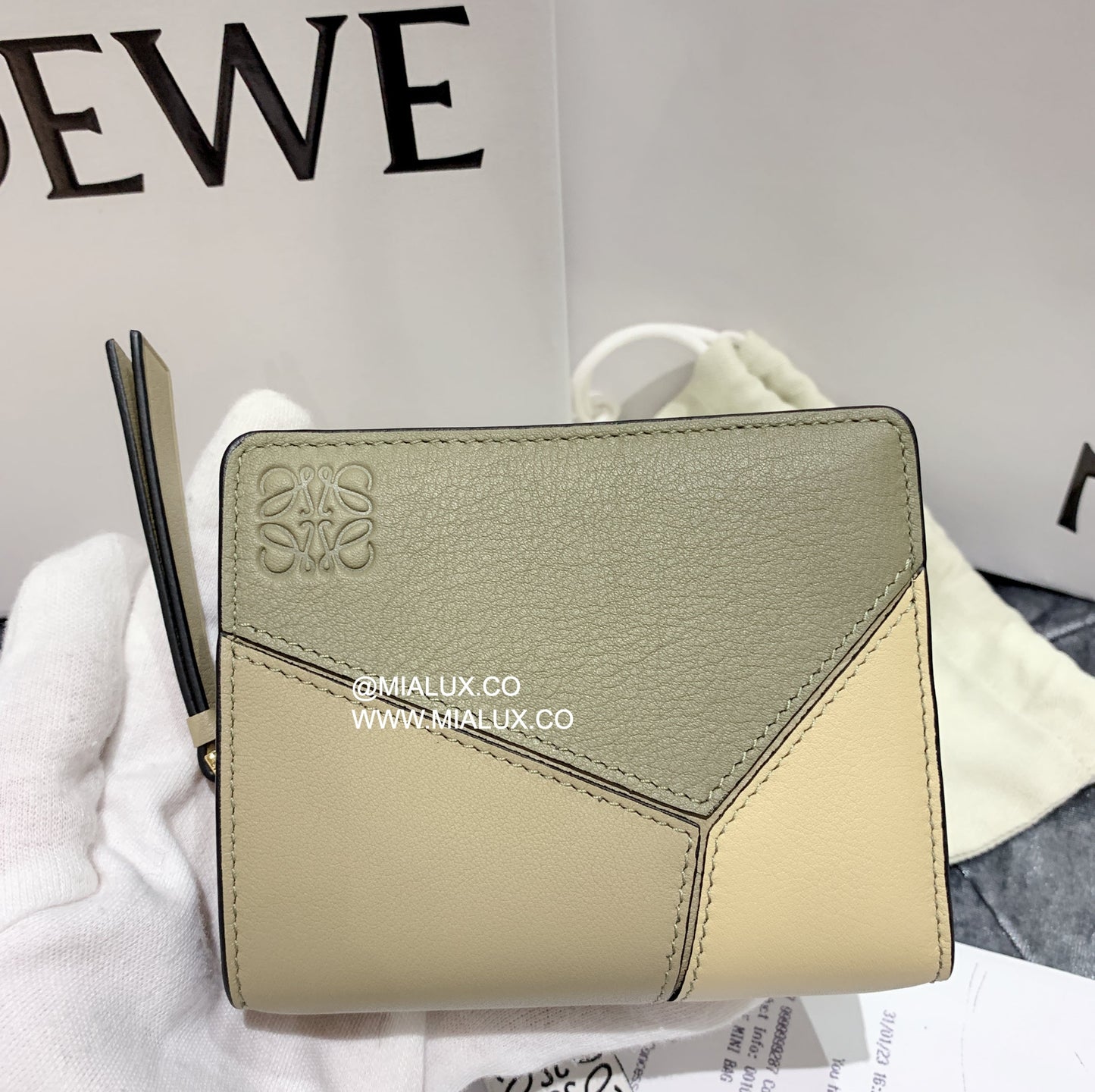 Loewe▪️Puzzle compact zip 拼圖雙開拉鍊短夾/550H495 💚折扣🉐20790