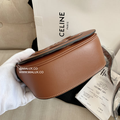 Celine▪️FOLCO CUIR TRIOMPHE 牛皮馬鞍包/1650E1700 🉐60500🇪🇺