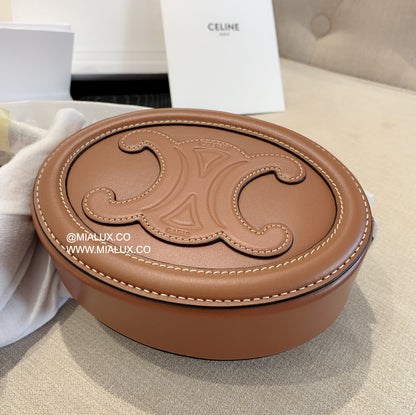 Celine▪️CUIR TRIOMPHE OVAL 大款月餅包/1450E1500 🉐53500🇪🇺