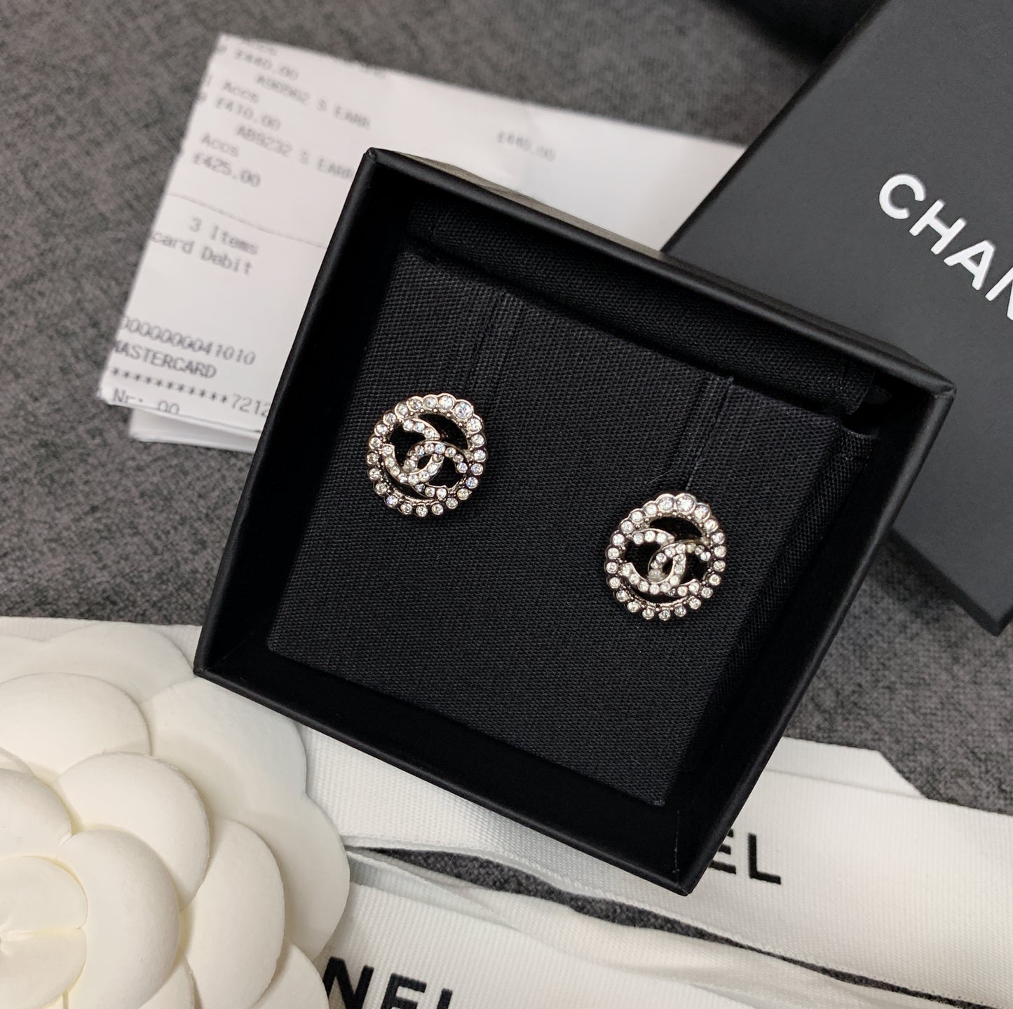 CHANEL✨ CC OVAL CRYSTAL METAL EARRINGS 橢圓形水晶排鑽耳針 AB9232 -