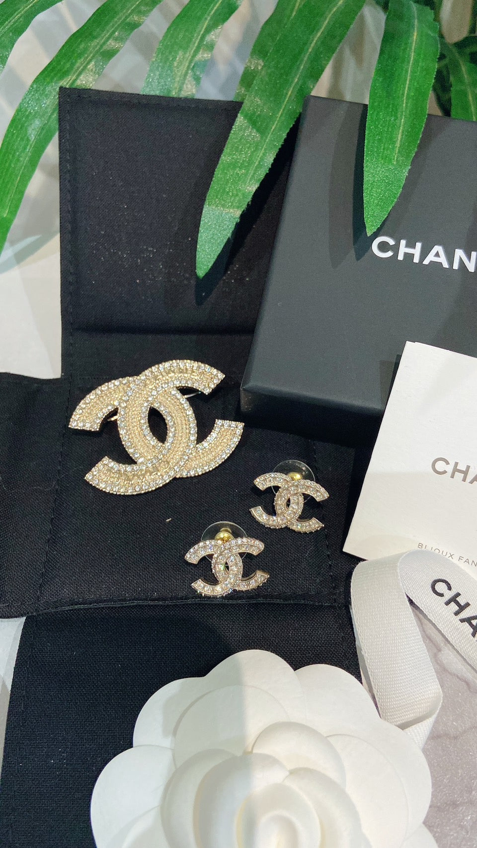 CHANEL✨| CC GOLD METAL CRYSTAL BROOCH 金銀雙水鑽胸針 ABA867 -