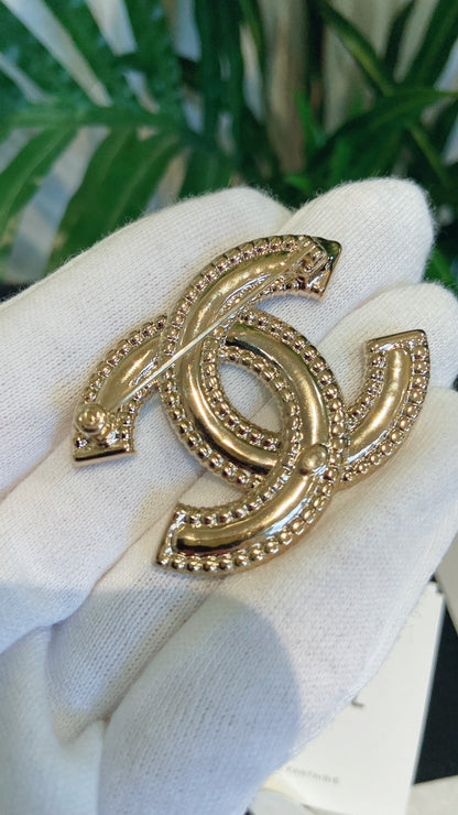 CHANEL✨| CC GOLD METAL CRYSTAL BROOCH 金銀雙水鑽胸針 ABA867 -