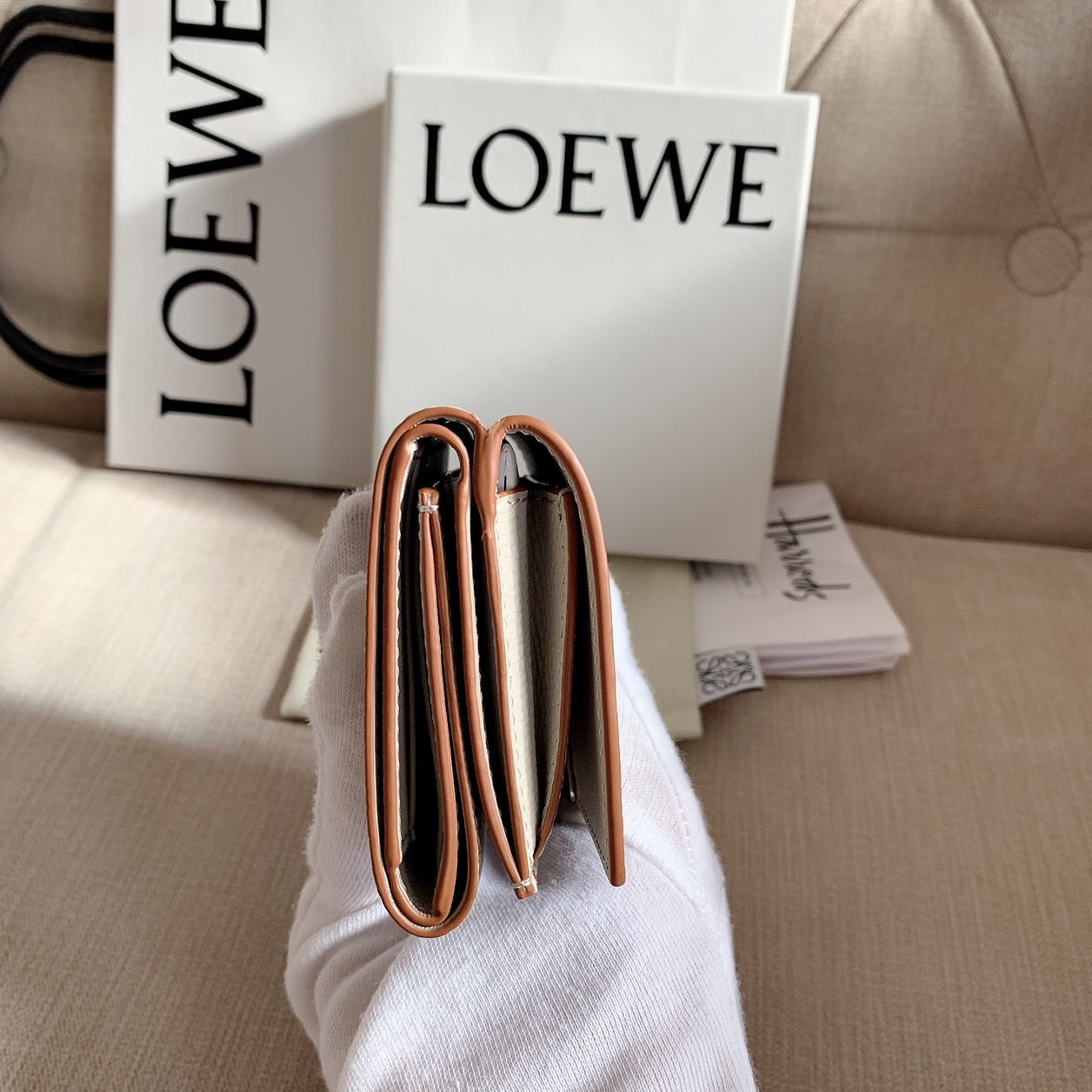 Loewe▪️Anagram Trifold 三折短夾/495H446 💚折扣🉐18710