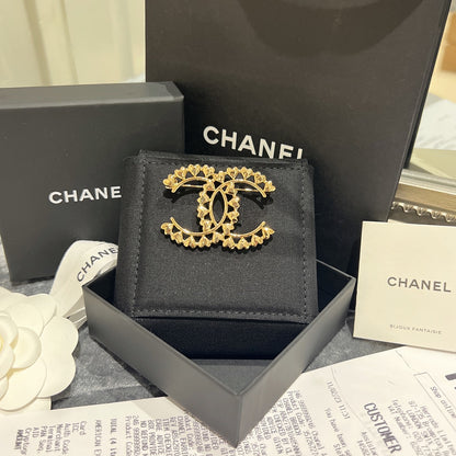 CHANEL▶︎✨| CC SMALL HEART METAL BROOCH 雙C小愛心金色胸針 ABA277 -