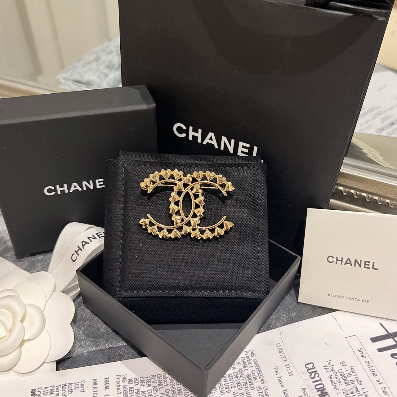 CHANEL▶︎✨| CC SMALL HEART METAL BROOCH 雙C小愛心金色胸針 ABA277 -