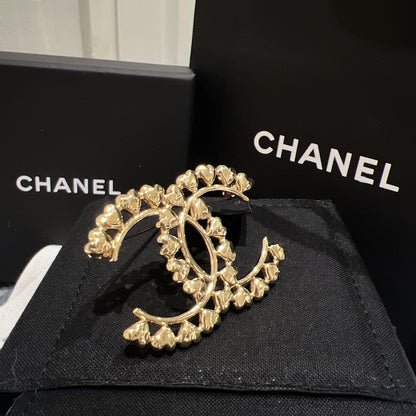 CHANEL▶︎✨| CC SMALL HEART METAL BROOCH 雙C小愛心金色胸針 ABA277 -