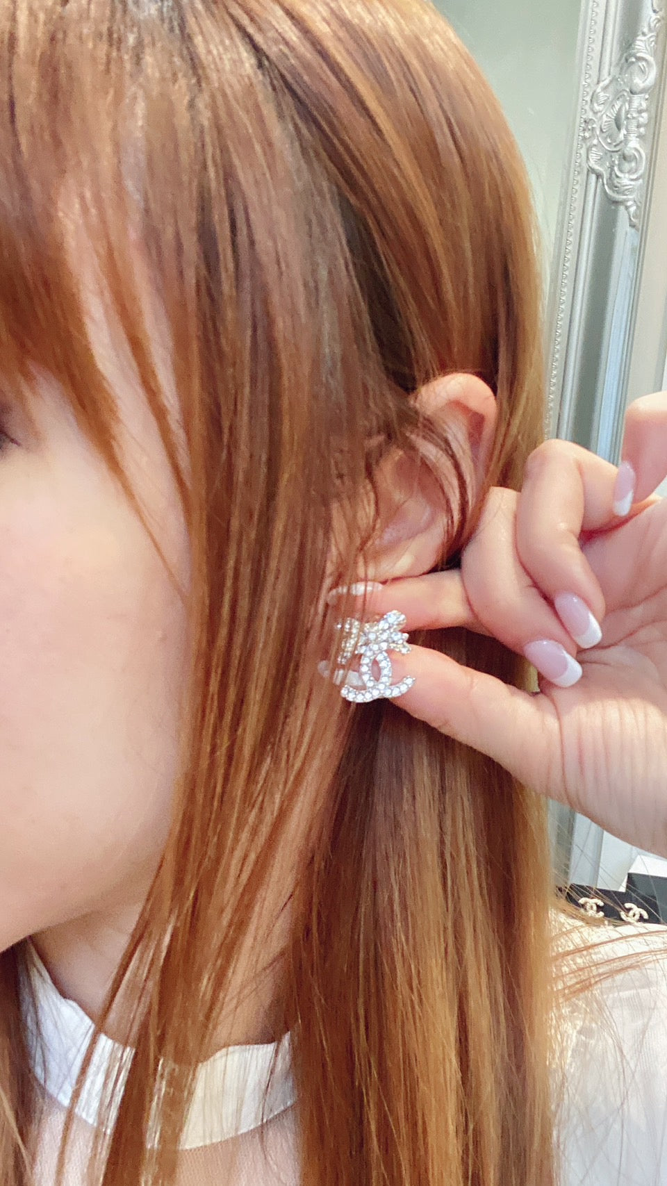 CHANEL✨| CC BOW METAL EARRINGS SILVER 蝴蝶結雙C水鑽耳環 ABA922 -