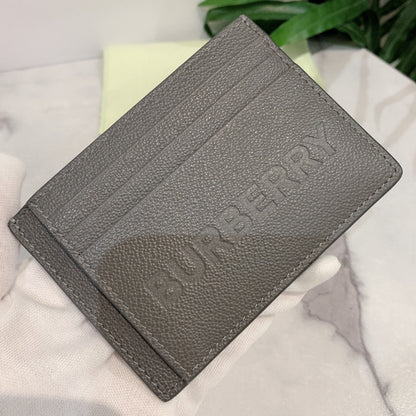 @Burberry Embossed Logo 金屬夾壓印牛皮卡夾/P140 🔥下殺🉐7800