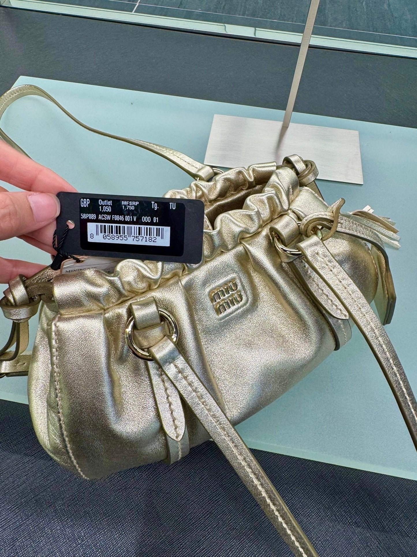 @MiuMiu Outlet Shoulder 肩背包/🔔限時折🉐49380