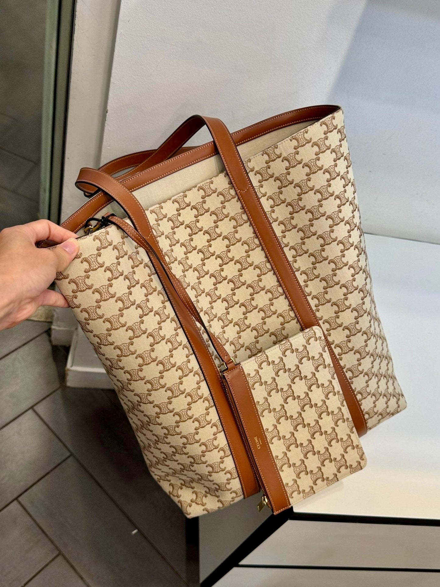 @Celine Outlet Museum 白老花手提包