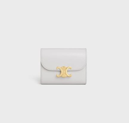 Celine▪️Flap Wallet Triomphe S 亮牛皮三折短夾/490E540 🉐19900🇪🇺