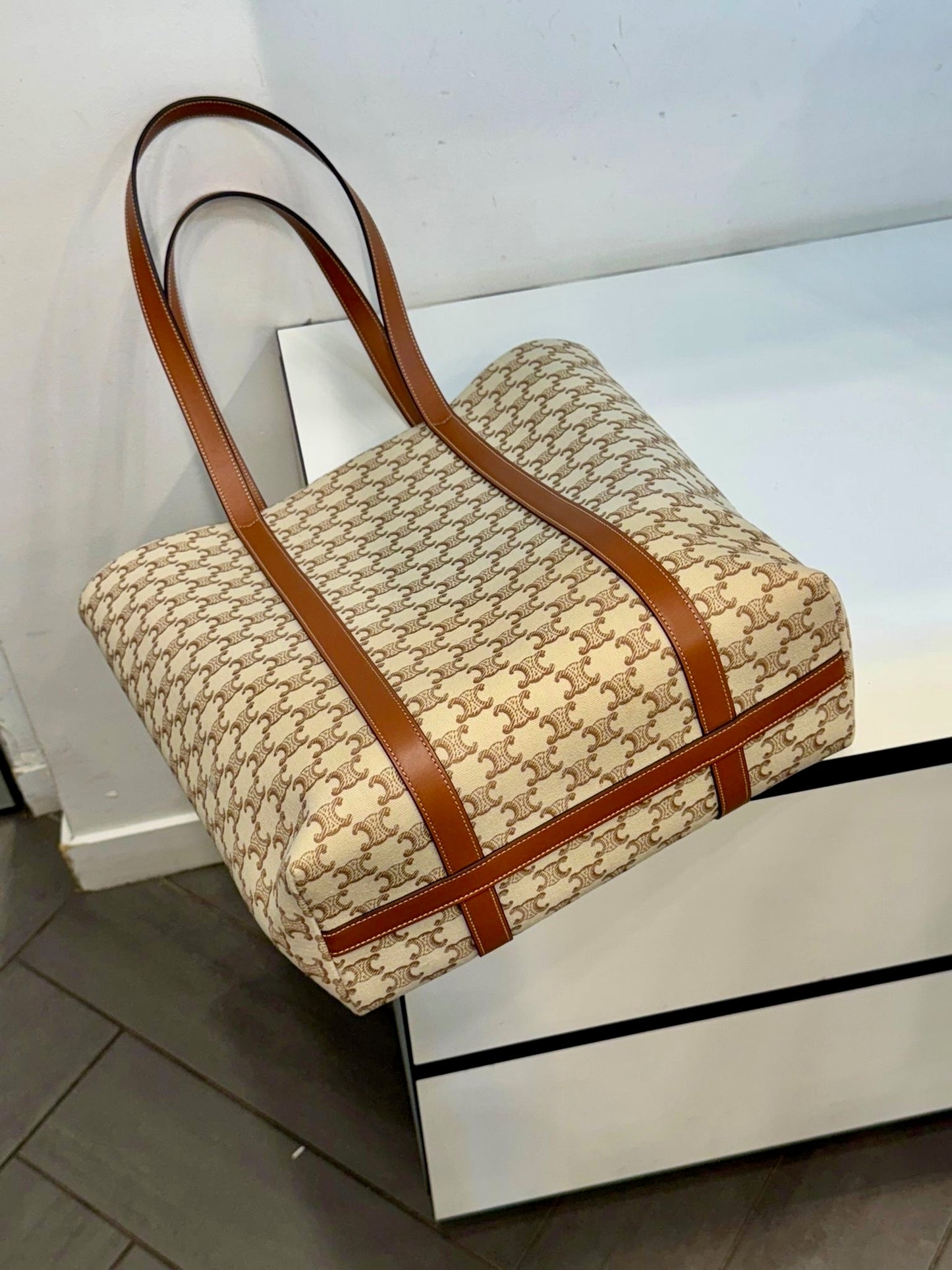 @Celine Outlet Museum 白老花手提包