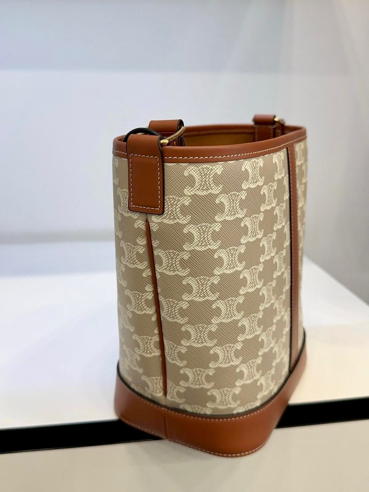 @Celine Outlet Bucket S 小款白老花水桶包