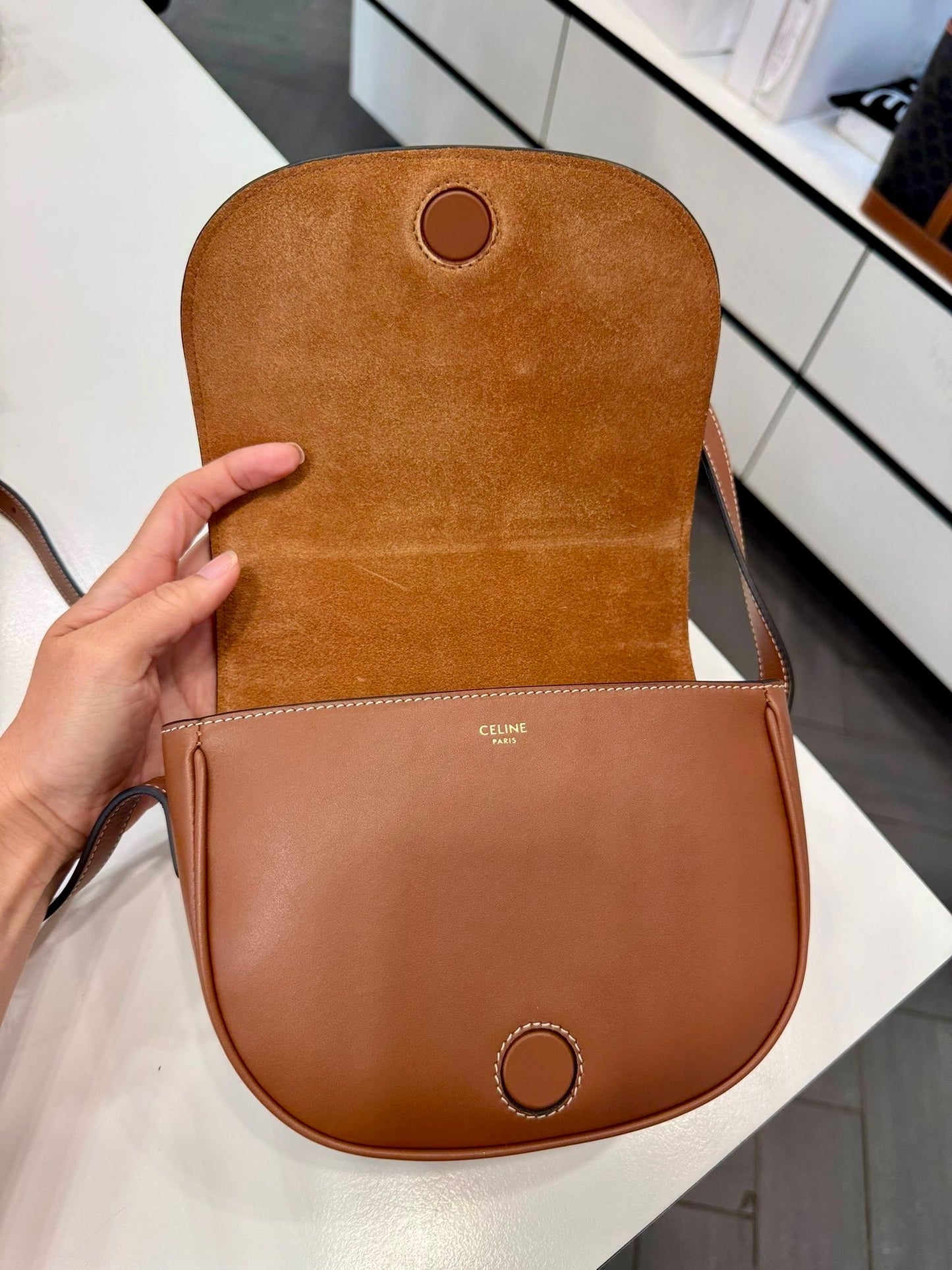 @Celine Outlet Folco Cuir 凱旋門半月包
