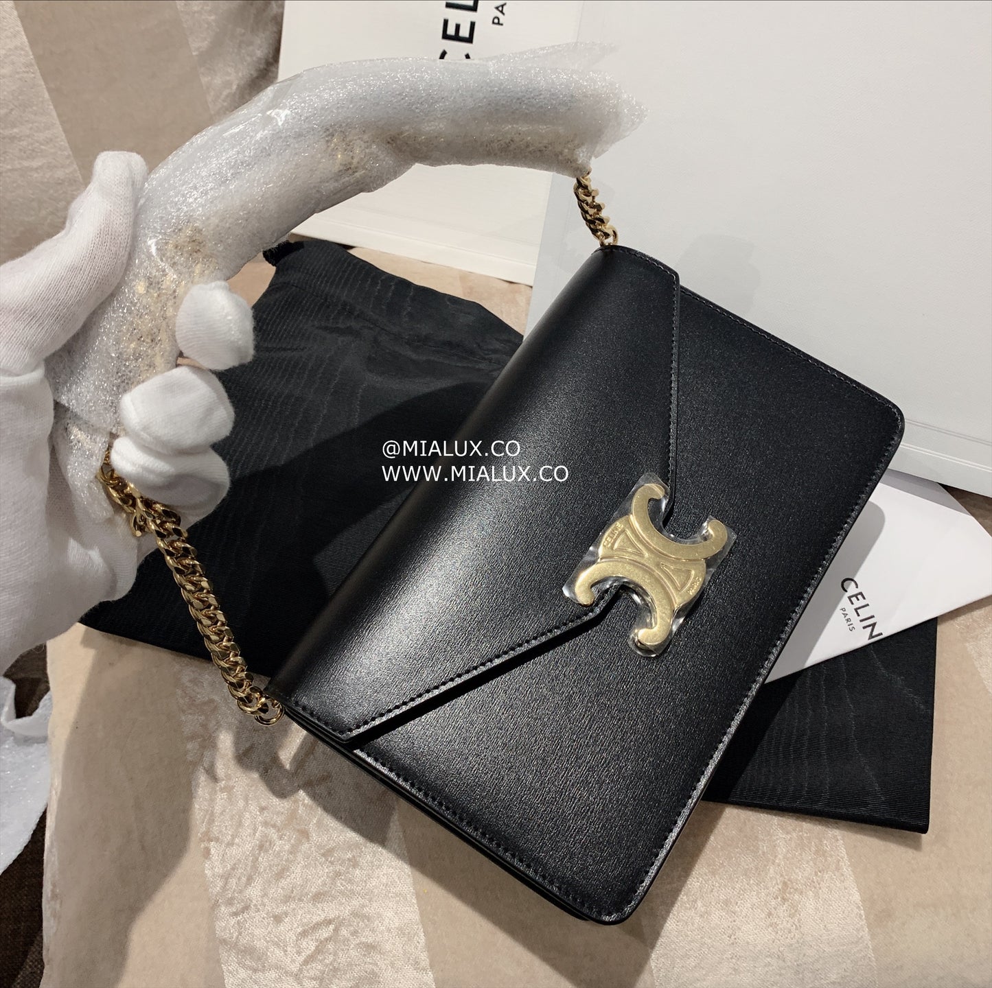 Celine▪️MARGO 牛皮信封WOC鏈包/1500E1650 🉐58750🇪🇺