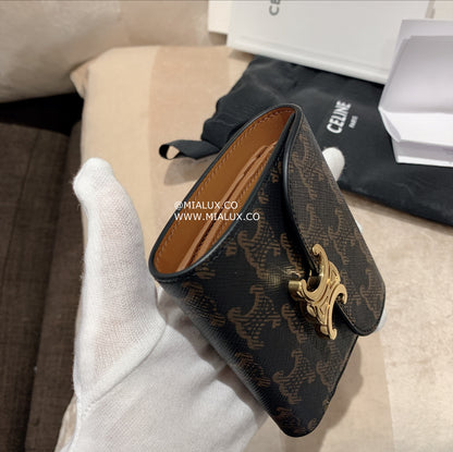 Celine▪️Flap Wallet Triomphe S 老花三折短夾/495E510 🉐18850🇪🇺