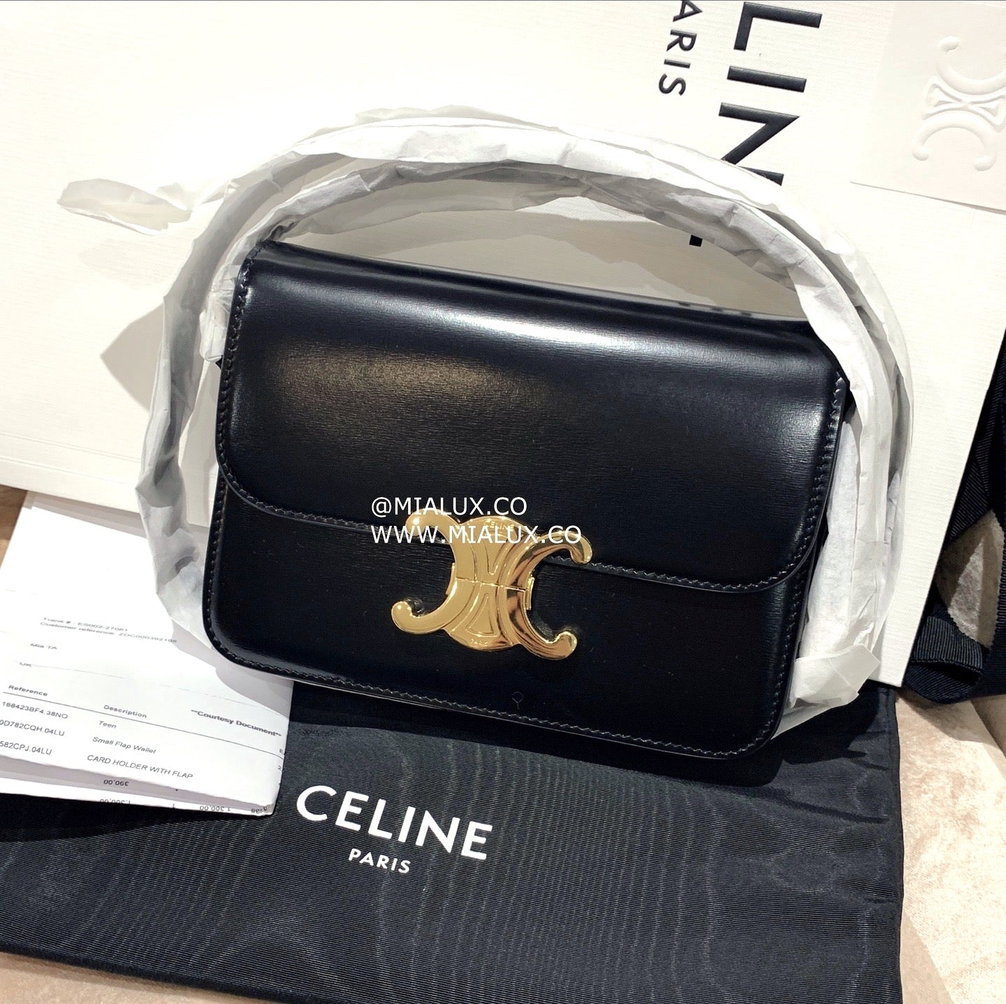 Celine▪️Teen Triomphe 亮面牛皮翻蓋包/2850E3200 🉐113000🇪🇺