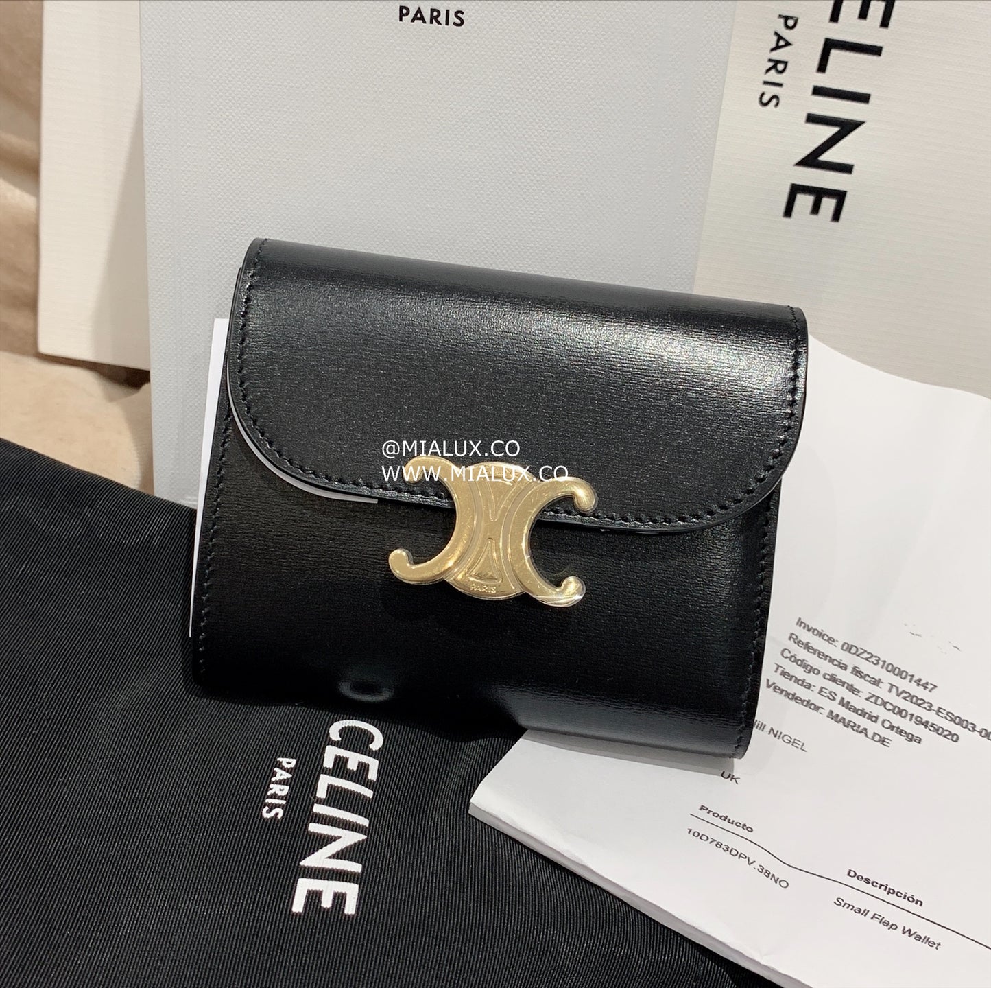 Celine TRIOMPHE COMPACT 亮牛皮二合一皮夾/520E560 🉐20600🇪🇺