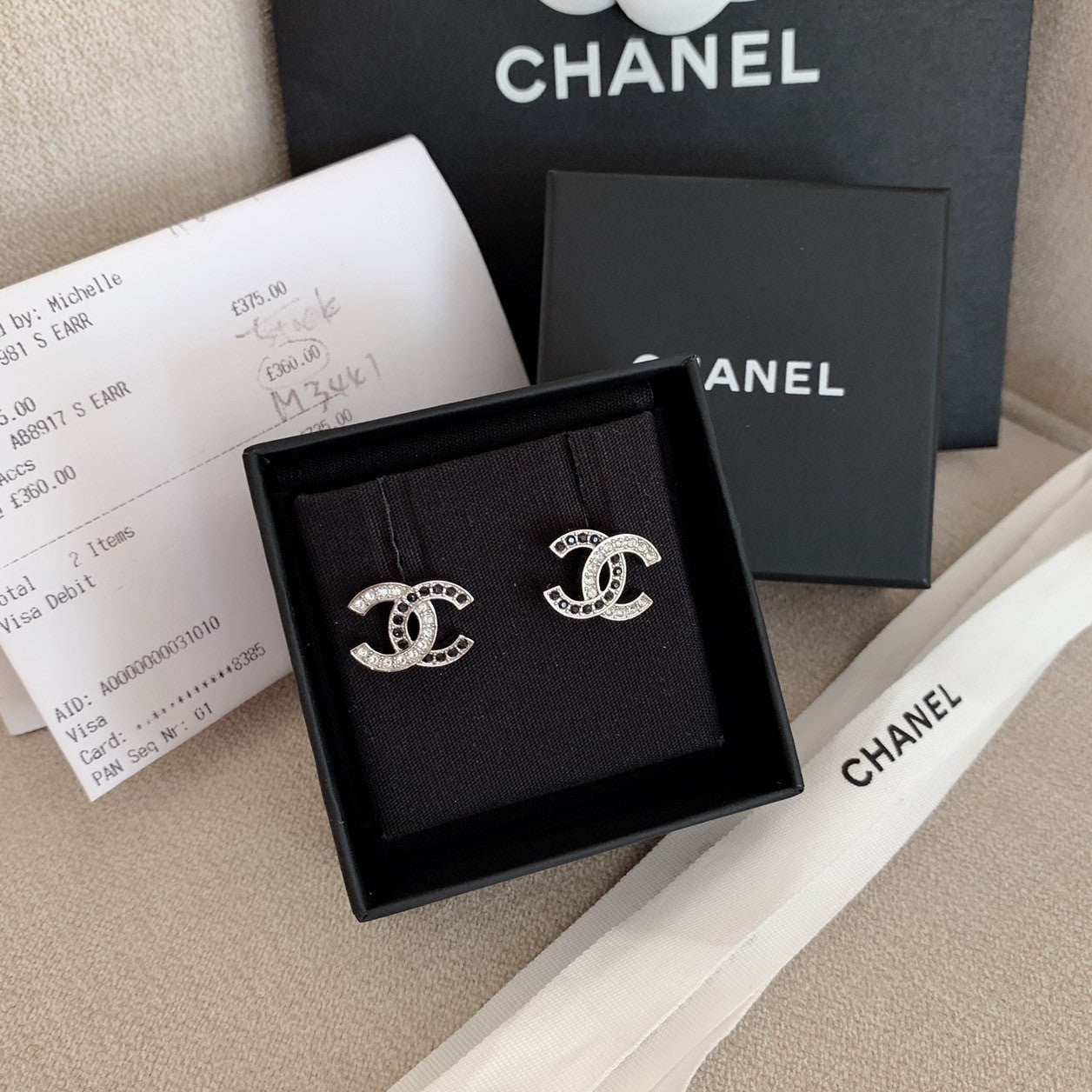 CHANEL✨ CC BLACK AND WHITE METAL EARRINGS 雙C黑白金屬耳針 AB8981 -