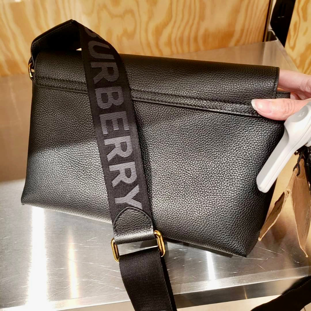 Burberry Note 格紋拼皮翻蓋側背包/1150H1035 💚折扣🉐42400