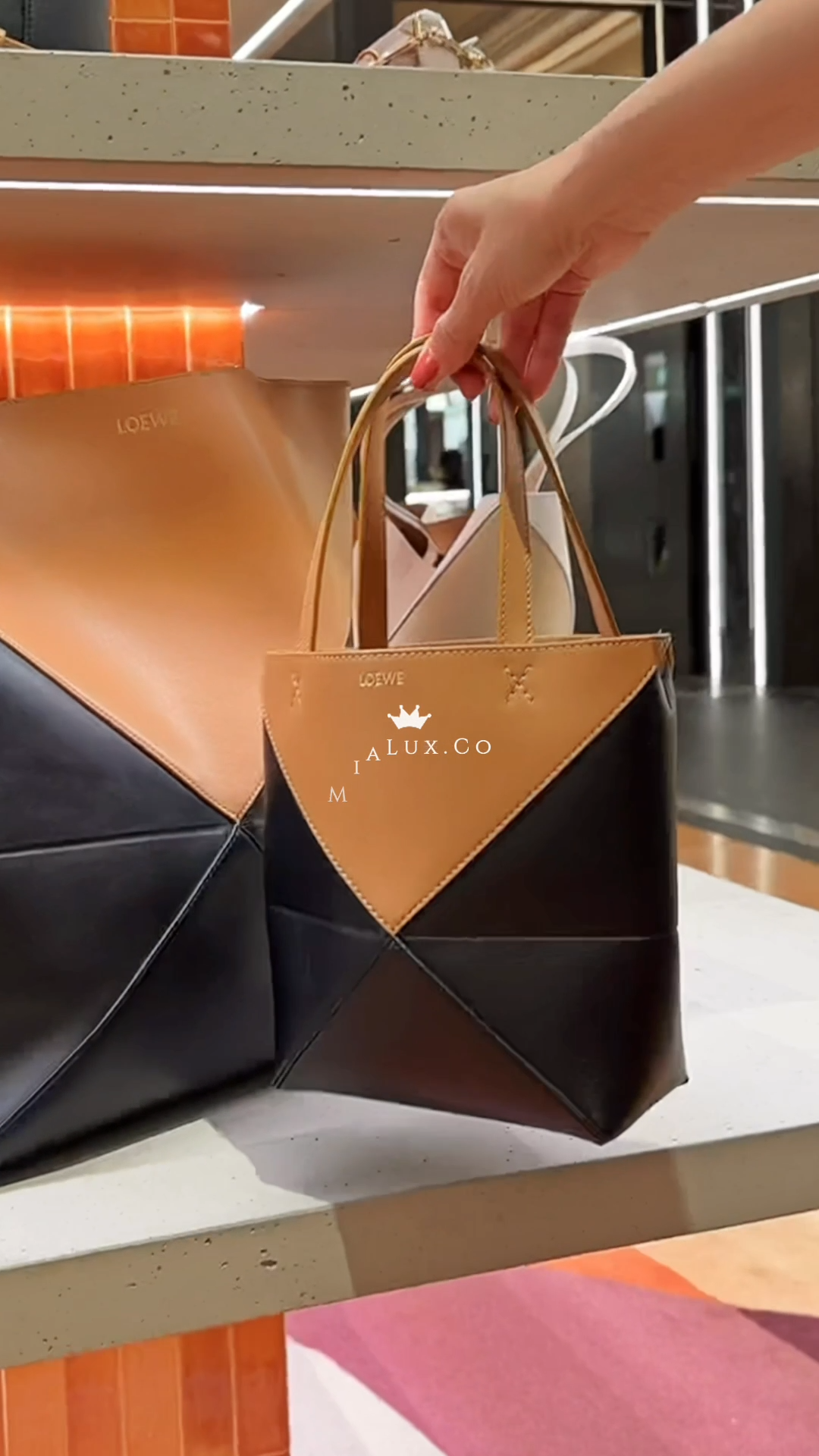 Loewe▪️Puzzle Fold Tote Mini 拼色拼圖折疊包-米白/1350SF1200 ㊙️折扣🉐49000💰