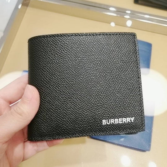 @Burberry CC Bifold 男女款燙銀字零錢短夾/P195 🔥下殺🉐9980