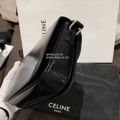 Celine▪️CLASSIQUE TRIOMPHE 中款亮面牛皮風琴包/2950E3200 🉐113000🇪🇺