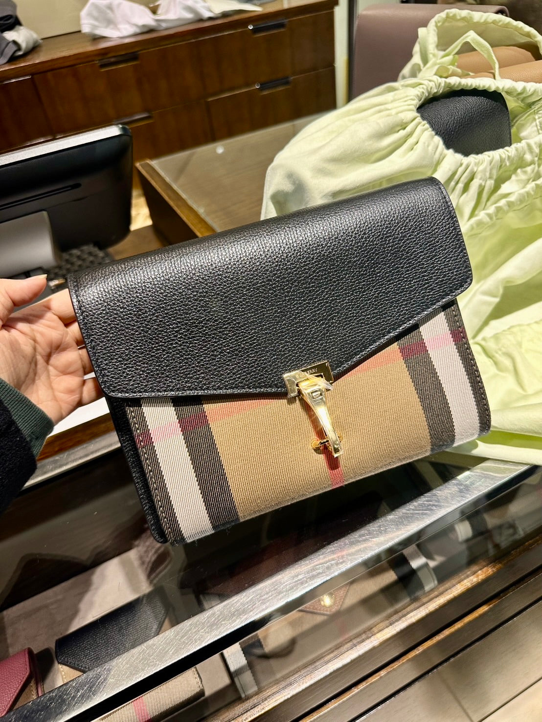 @Burberry▪️Macken M 中信封包/P525 🔥折上七折🉐17540