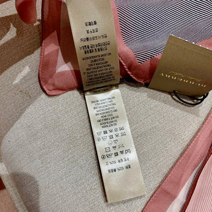 @Burberry ULT WSH MG 女款格紋雙面絲巾/P129 🔥下殺🉐7310